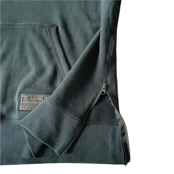 NWOT LeBron James Black Hoodie XL / VIRESCIT VULNERE VIRTUS - Picture 3 of 8